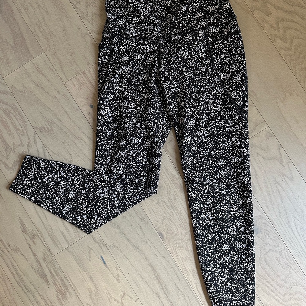 Black and White Floral Women's yoga Pants